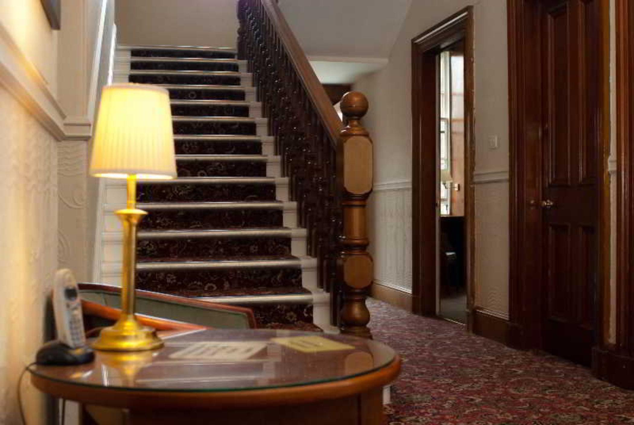 Edinburgh House Hotel Экстерьер фото